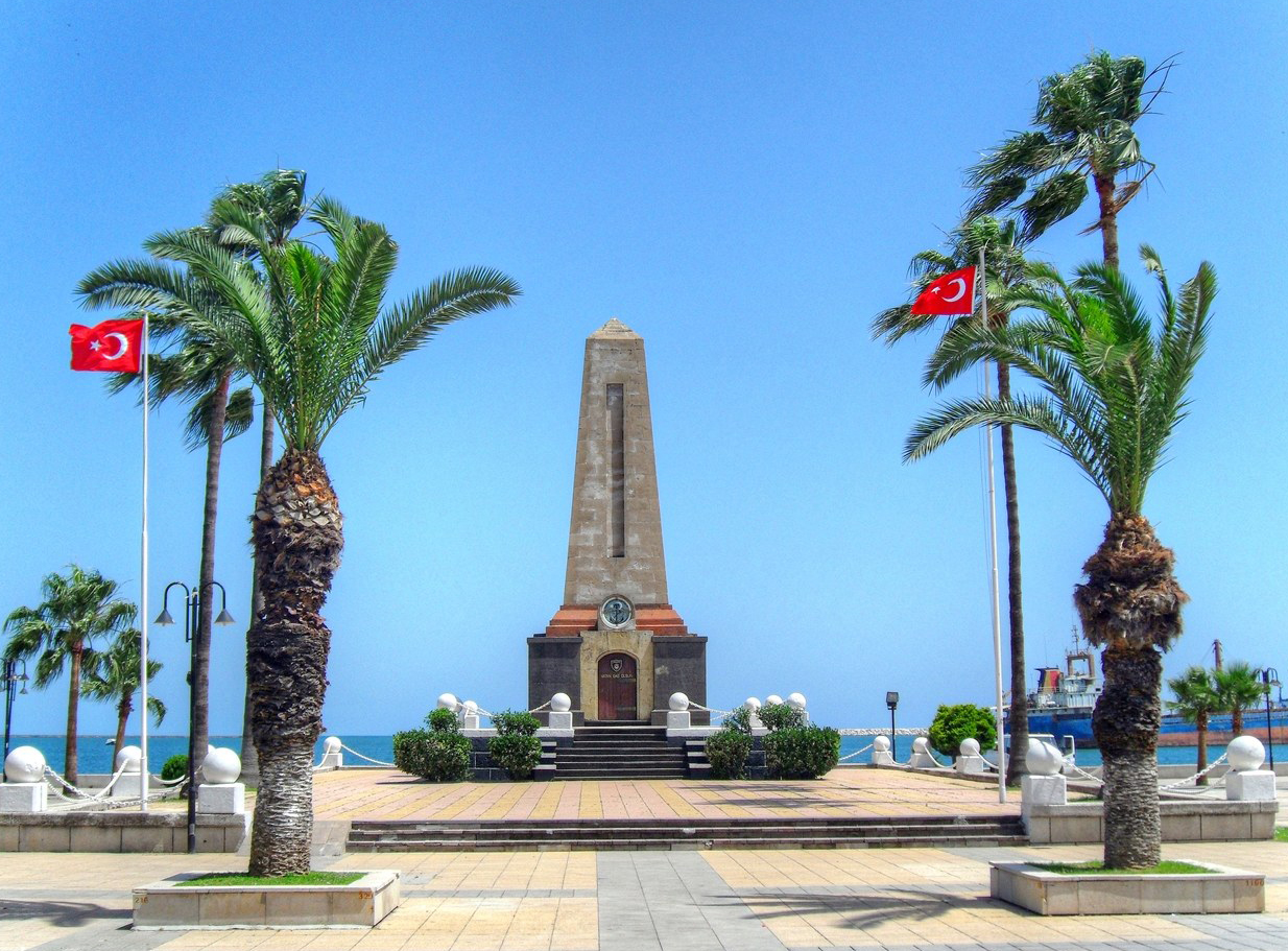 Refah Şehitler Anıtı