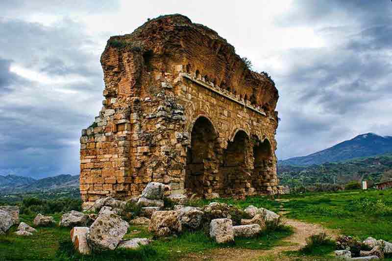 Ege - Tralleis Antik Kenti